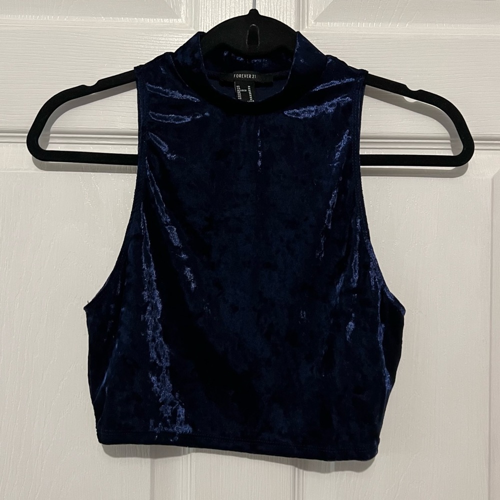 💗 Forever 21 - Womans Turtleneck Velvet Crop‎ Top